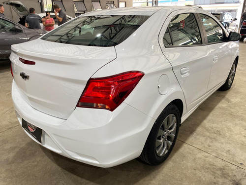 Chevrolet Onix Plus Joy Black