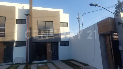 Venta De Casa, Recámara En Pb+2 Recámaras De Excelente Tamaño, Av 11 Sur, Puebla