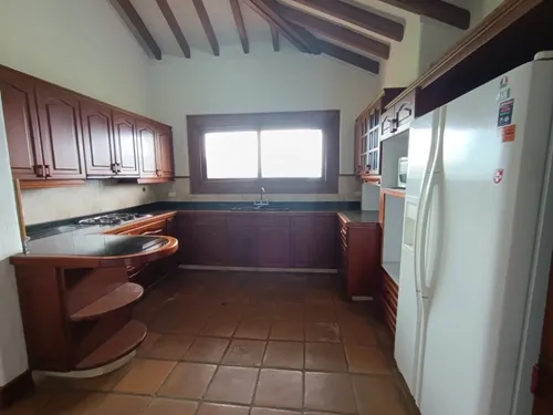Finca En Arriendo Ubicada En Rionegro Sector Rotonda Sajonia (22136).