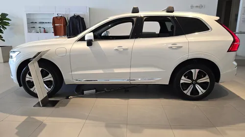 Volvo XC60 2.0 T8 Plus