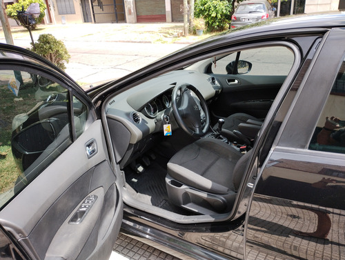 Peugeot 408 2.0 Allure 143cv