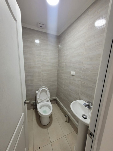 Local Comercial En Arriendo, Piso 2, En Av. Francisco Bilbao