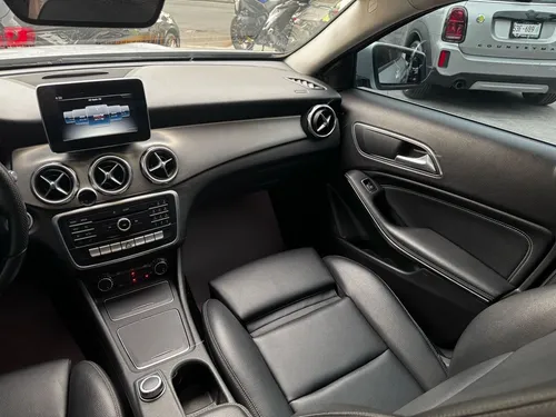 Mercedes-Benz Clase GLA 1.6 200 Cgi Sport At