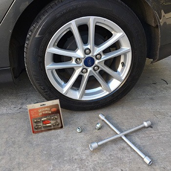 Seguro Rueda Antirobo 4 Bulones 5 Iael Fiat Fioruno 96/00