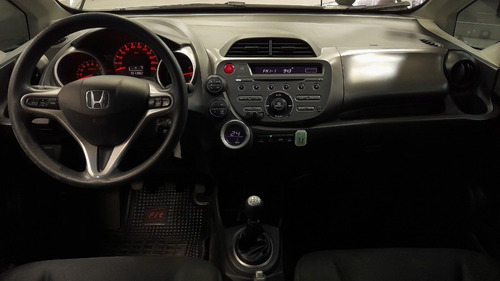 Imagen 12 de 13 de Honda Fit Ex 1.5l 2011