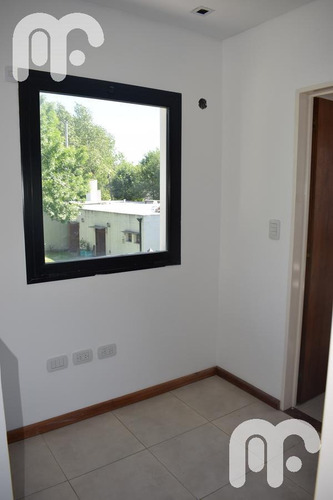Imagen 22 de 30 de Venta Casa Complejo De Viviendas En City Bell