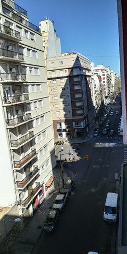 Imagen 23 de 23 de 2 Ambientes A La Calle Con Balcon Saliente Y Dependencia De Servicio Totalmente Reciclado A Nuevo A Metros De Plaza Colon.