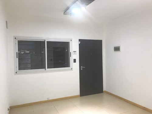 Imagen 10 de 11 de Local Comercial Con Oficinas A Estrenar Zona Norte Rosario