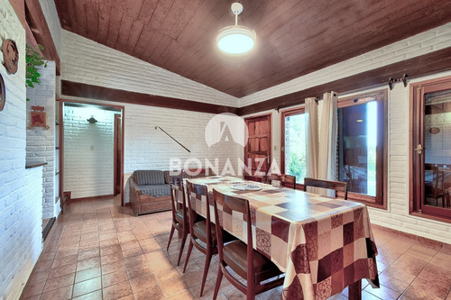 Imagen 7 de 24 de San Francisco, Piriápolis. Casa En Venta, Muy Buena Construcción Tradicional. Tres Cuadras De La Playa.