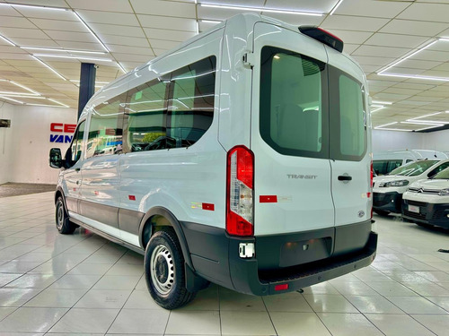 Transit Van 15 Lugares