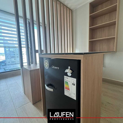 Moderno Estudio Con Impresionante Vista (85689)