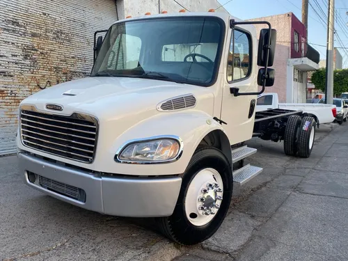 comprar Freightliner  M2 Modelo 2017 Nacional Motor Mercedes 6 Vels