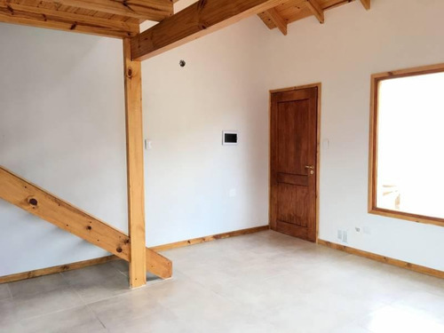 Imagen 4 de 15 de Venta Departamento Duplex 2 Dormitorios En La Cascada Calle Goñy Al 300
