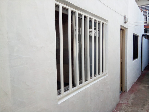 Alquiler De Dpto Ph 2 Ambientes Con Patio, Sin Expensas, Pb