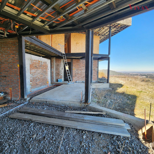Casa En Construccion De 5 Dorm. En Curicó
