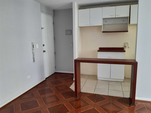 Metro Las Rejas, Ambiente Familiar (102780)