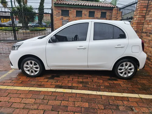 Nissan March 1.600 Sense (FL) 2 MT