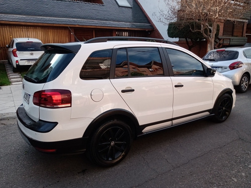 Imagen 13 de 15 de Volkswagen Suran Track 1.6 2017 Con Gnc 98.000 Kms