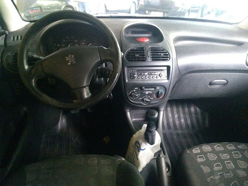 Peugeot 206 1.4 Presence 8v Gasolina 4p Manual