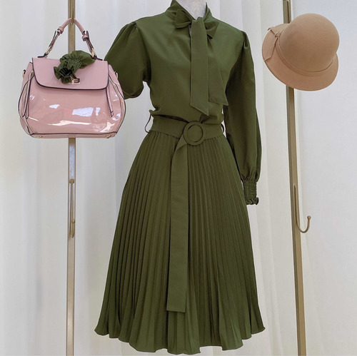 Imagem 5 de 9 de Vestido Midi Plissado Verde Musgo