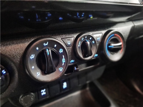 Imagem 13 de 14 de Toyota Hilux 2.8 Narrow 4x4 Cd 16v Diesel 4p Manual