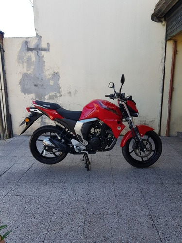 Imagen 2 de 4 de Urgente Yamaha Fz Fi 2018 Titular Persona De 57 Años