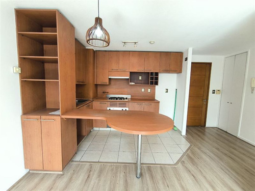 Departamento En Venta De 2 Dorm. En Santiago