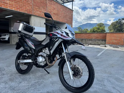 Xre300 2022