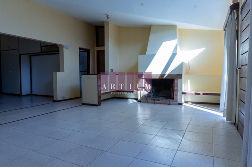 Agradable Entorno- Ref: 211