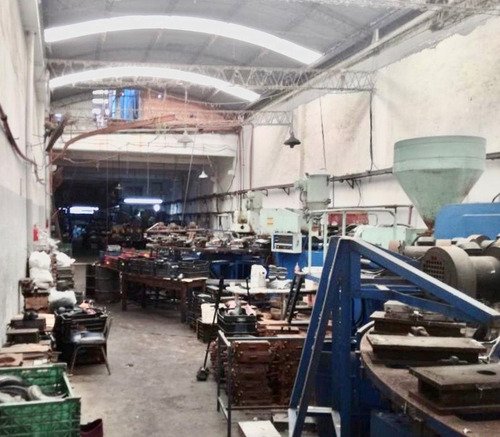Imagen 2 de 2 de Galpón En Zona Industrial De 840m2 En Villa Maipú