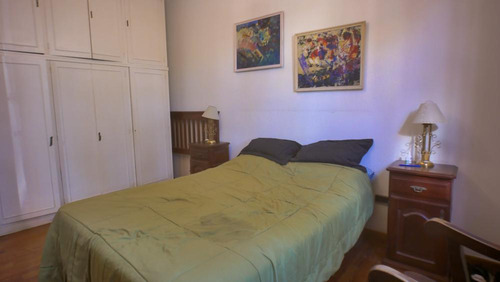 Chalet Estilo Inglés De 3 Dorm. Banfield Este.