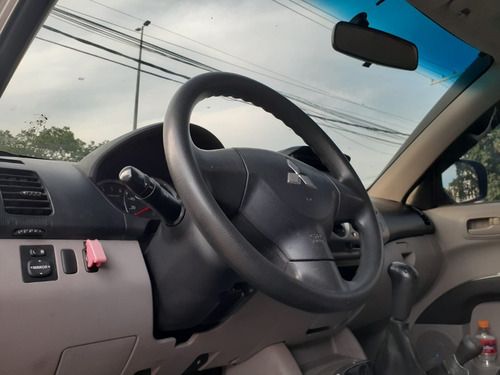 Imagem 10 de 13 de Mitsubishi L200 Triton