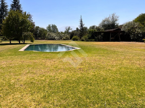 Casa En Venta De 4 Dorm. En Colina