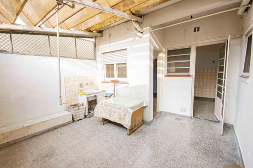 Departamento De 3 Ambientes Dependencia Apto Profesional En Alquiler, En Martínez.
