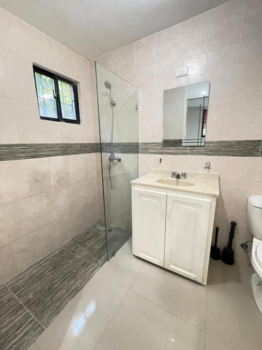 Imagen 2 de 9 de Apartamento En Alquiler Bella Vista(vacío)