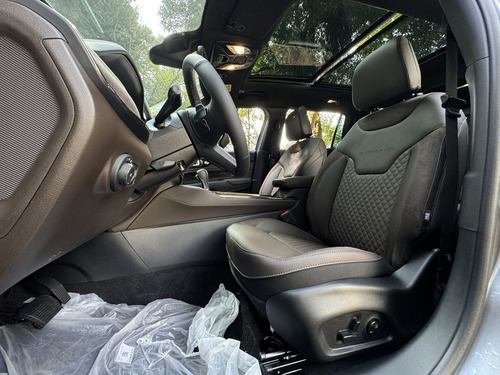 Jeep Commander 2.2 TURBO DIESEL OVERLAND AT9