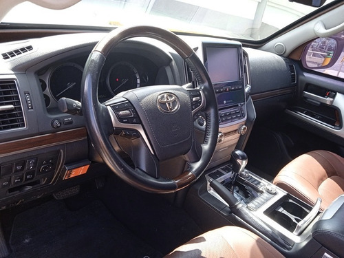 Imagen 11 de 12 de Toyota Land Cruiser