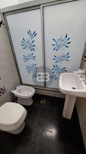 Casa En Lote Propio Con Patio Y Terraza