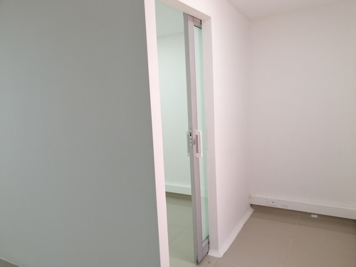 Oficina En Arriendo/venta En La Porciuncula. Cod V1029103