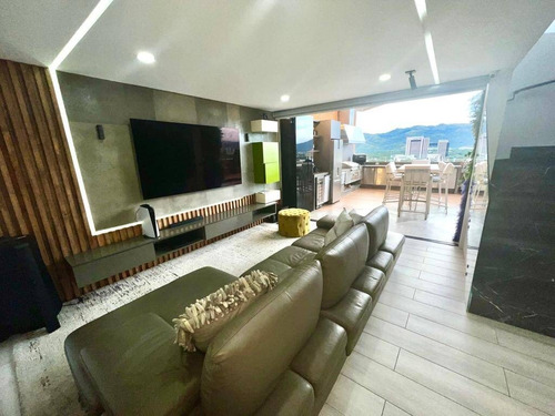 Imagen 10 de 12 de Vendo Hermoso Penthouse En Mañongo Totalmente Amoblado Y Equipado 411mts 14195 Andres Peña