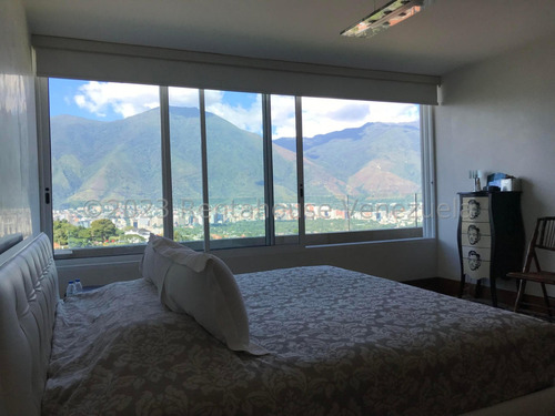 Ss: Vende Apartamento 25-13167 En Lomas De San Roman De 241 M2, 3h/3b/2pe