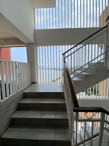 Apartamento 250 Mt2 Playa Mansa Res. Karla-doris R