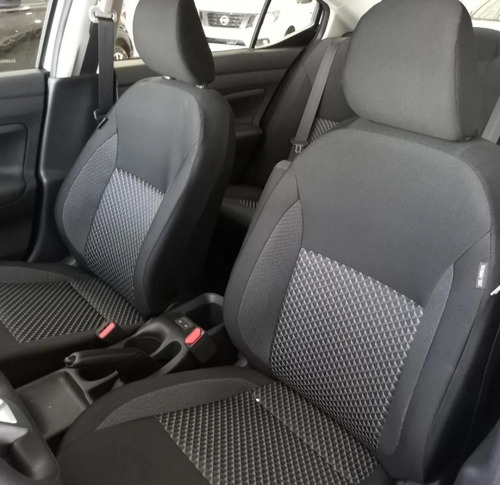 Imagen 11 de 18 de Nissan Versa Sense Cvt _p. Insuperable_