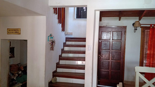 Casa En Venta - 4 Dormitorios 2 Baños - Cochera - 182mts2 - Villa Gesell