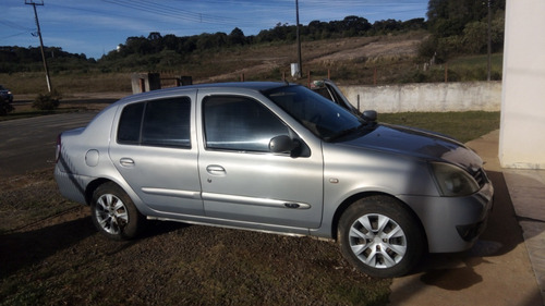 Clio Sedan Completo