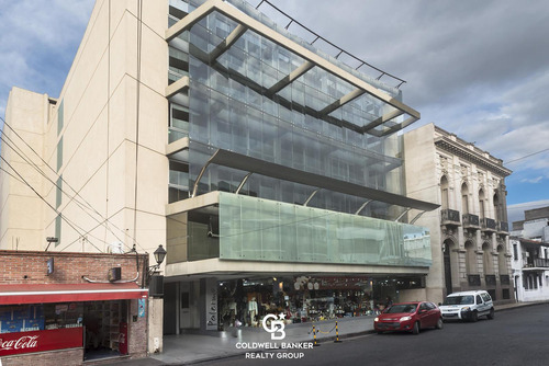 Oficina En Venta Ubicada En Calle Buenos Aires 135 - Microcentro A Una Cuadra De Plaza 9 De Julio