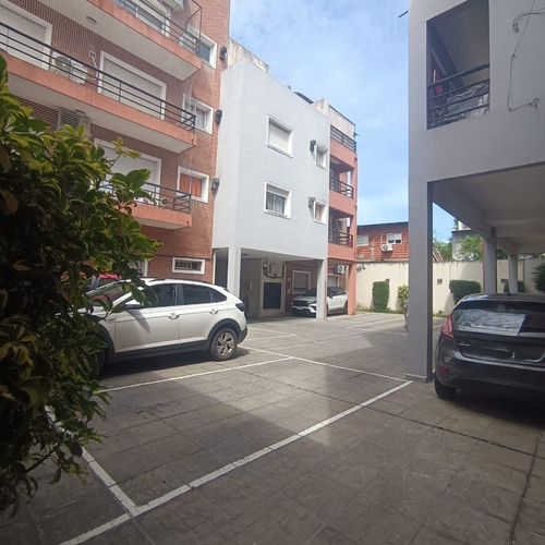 Departamento C/ Balcón Y Cocheras-luz Avell Centro
