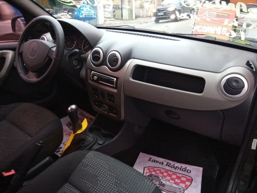 Imagem 13 de 18 de Renault Sandero 2011 1.6 Expression Hi-torque 5p