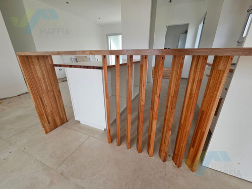 Casa En Venta 4 Ambientes En Santa Lucia - Pilar Del Este