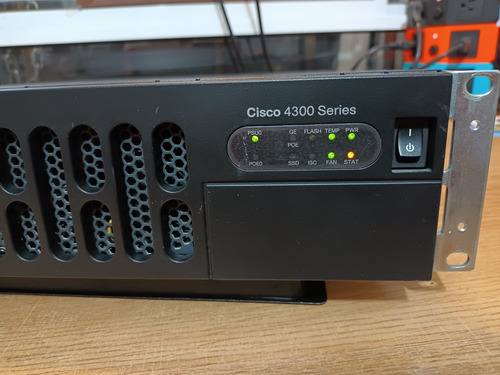 Router Cisco Systems 4300 Series Isr4351 (Usado)